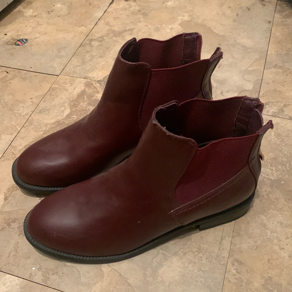 Gorgeous Burgundy Faux Leather Zip Up Heels from Wanted SZ 6.5